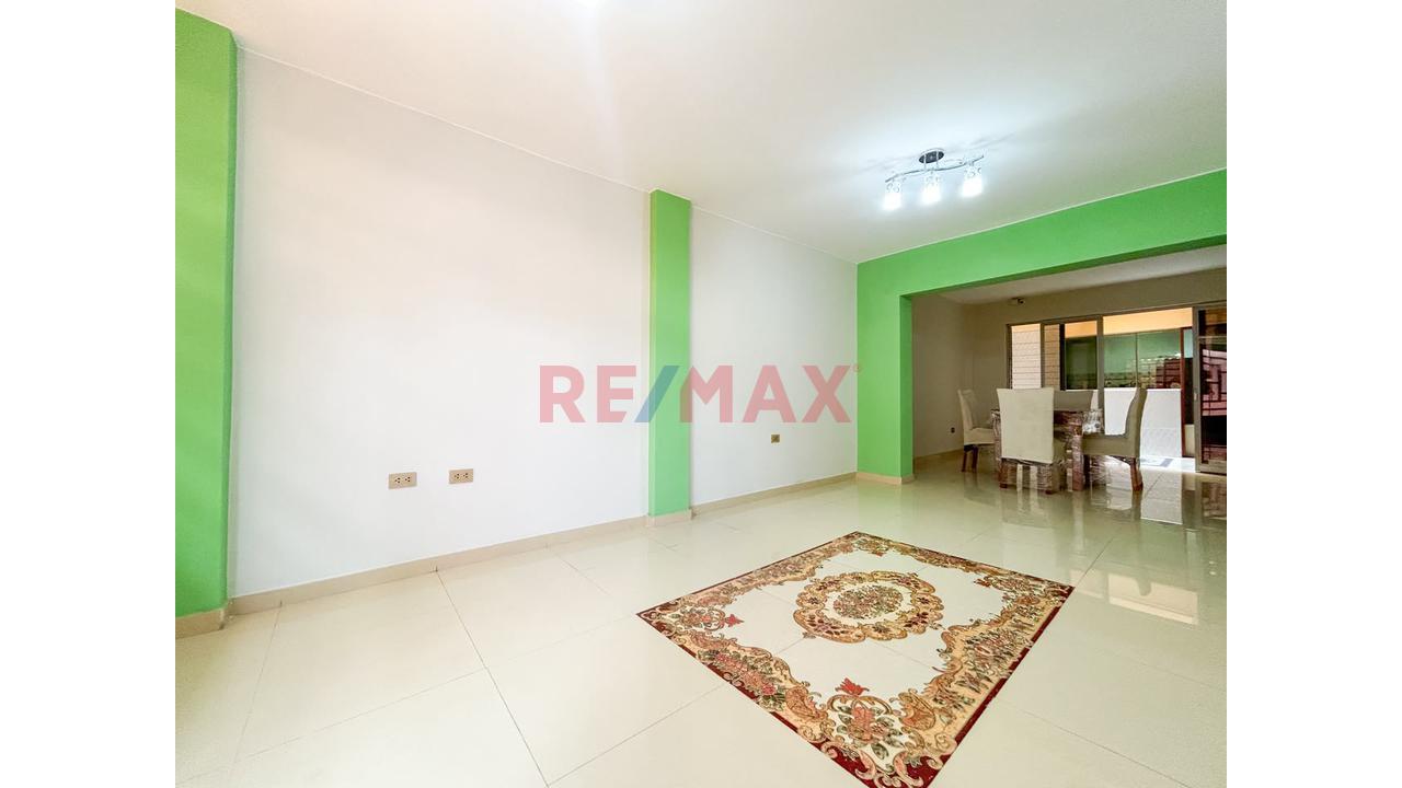 Oportunidad De Inversión Casa De 3 Pisos Con Mas De 12 Habitaciones En Urb Condevilla — foto 2