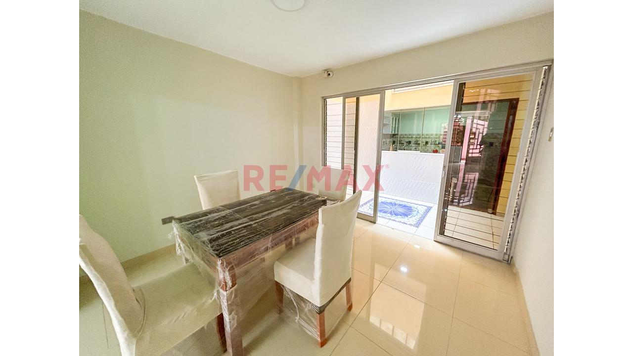 Oportunidad De Inversión Casa De 3 Pisos Con Mas De 12 Habitaciones En Urb Condevilla — foto 3