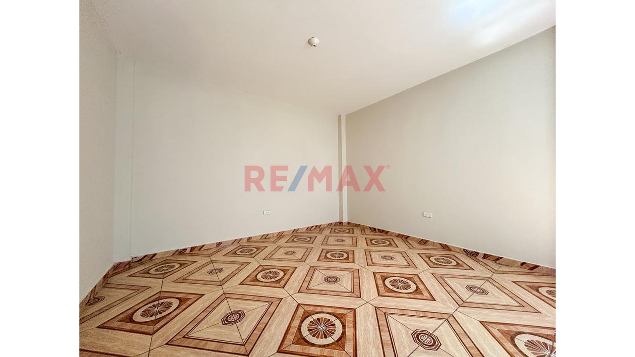 Oportunidad De Inversión Casa De 3 Pisos Con Mas De 12 Habitaciones En Urb Condevilla — foto 15