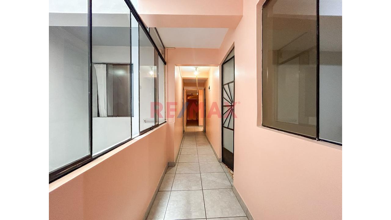 Oportunidad De Inversión Casa De 3 Pisos Con Mas De 12 Habitaciones En Urb Condevilla — foto 14