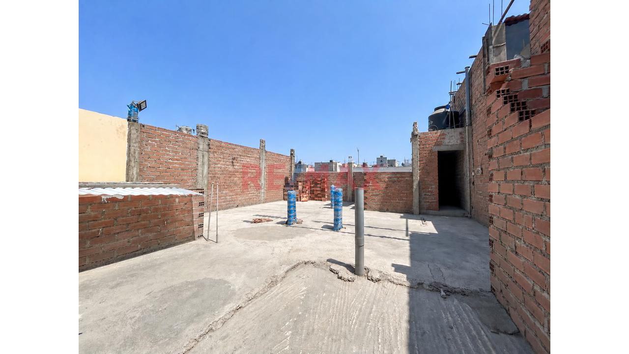 Oportunidad De Inversión Casa De 3 Pisos Con Mas De 12 Habitaciones En Urb Condevilla - 20
