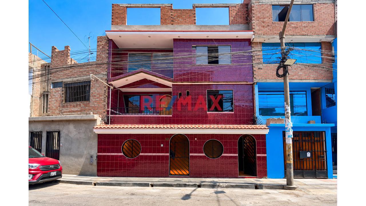 Oportunidad De Inversión Casa De 3 Pisos Con Mas De 12 Habitaciones En Urb Condevilla
