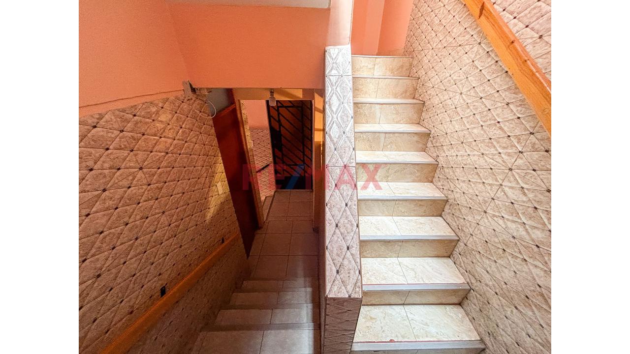 Oportunidad De Inversión Casa De 3 Pisos Con Mas De 12 Habitaciones En Urb Condevilla - 18