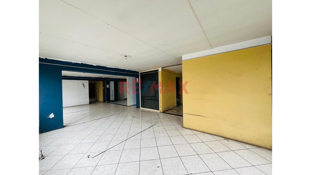 🏢 ¡Inversión Con Gran Potencial En Los Olivos! 🚀 📍 Se Vende 2.º Piso + Azotea Privada - 18