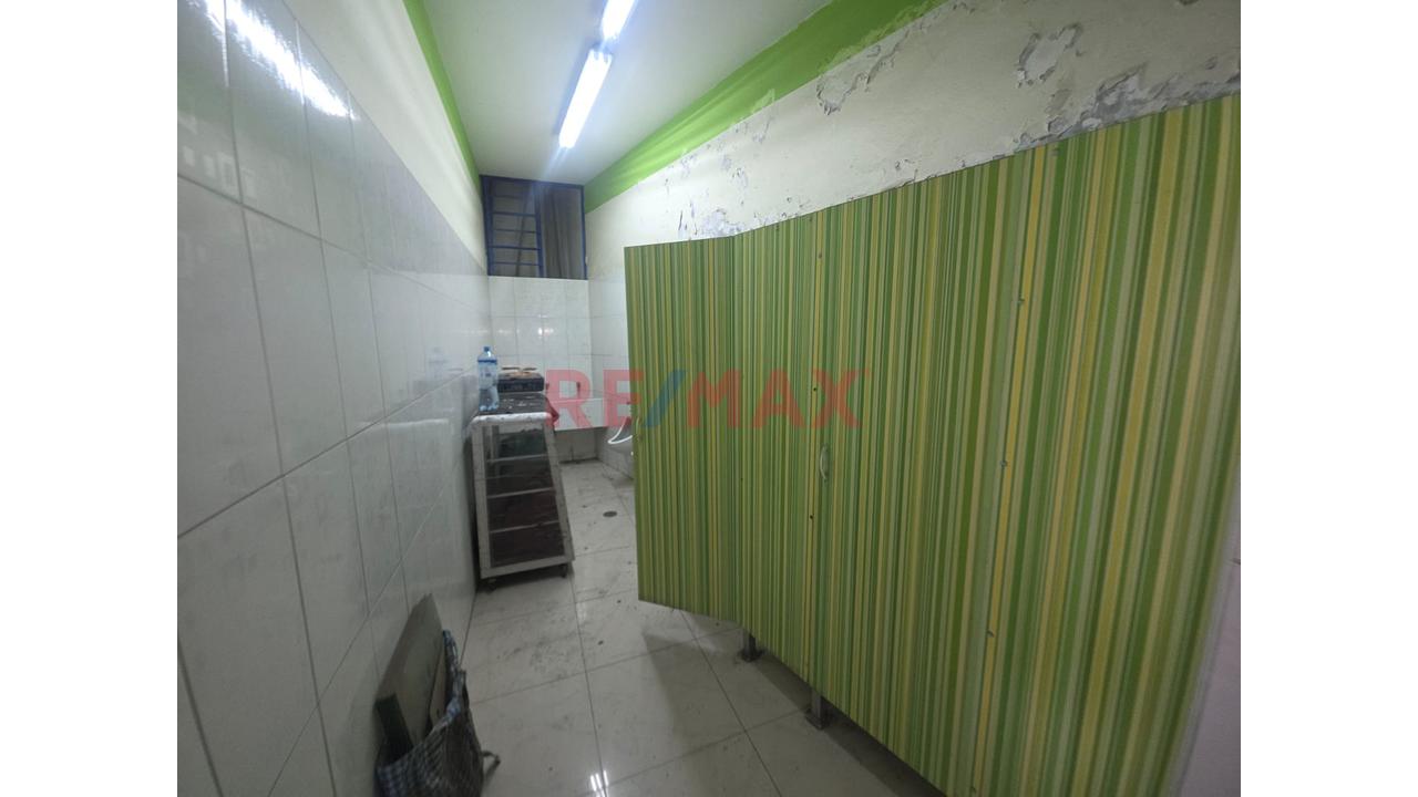 Alqiuler De Edificio Ideal Para Empresa O Almacén - 6