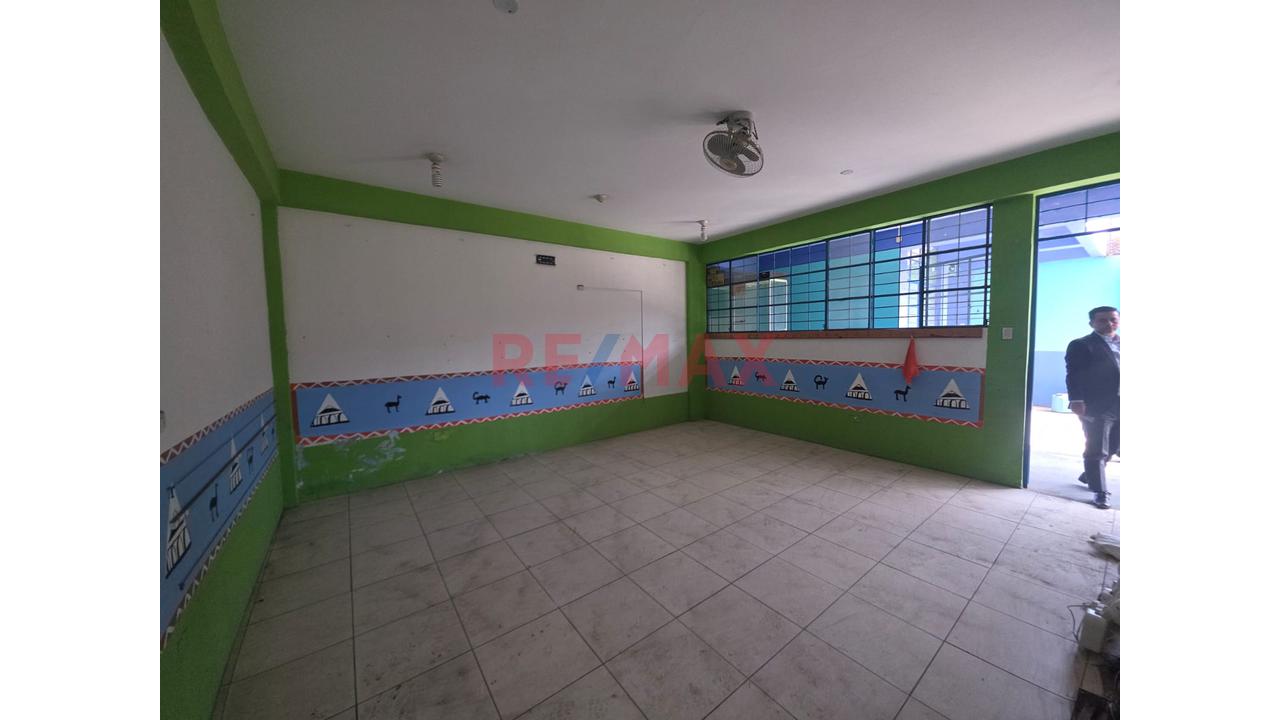 Alqiuler De Edificio Ideal Para Empresa O Almacén - 5