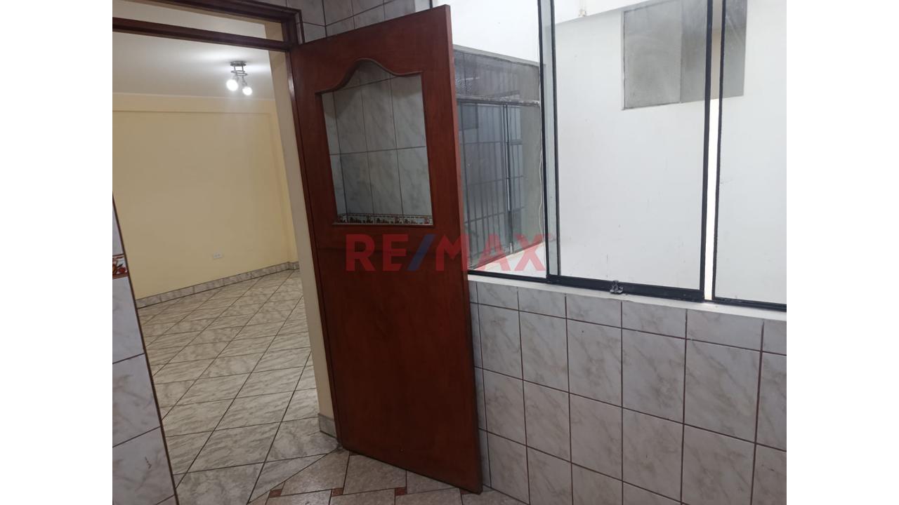 Local En Alquiler 2Do Piso Ideal Para Oficinas O Deposito - 6