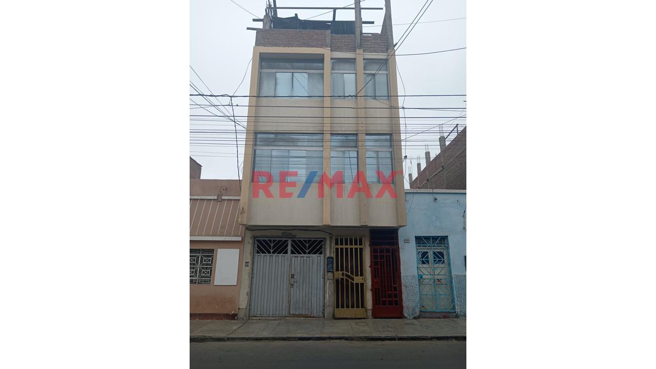 🏠 ¡Amplia Casa De 3 Pisos En Jr. La Union 965, Unidad 01, Trujillo! - 1