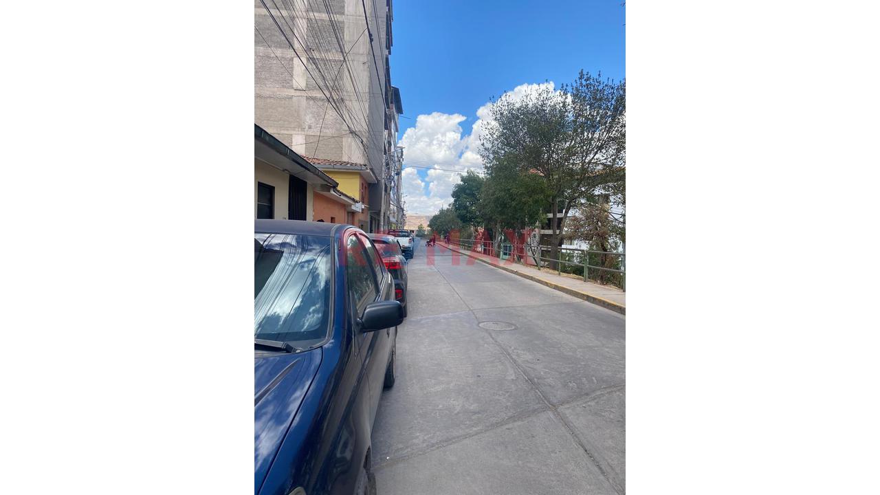 🏡 Casa De 2 Pisos En Venta – Urb. San Francisco - 11