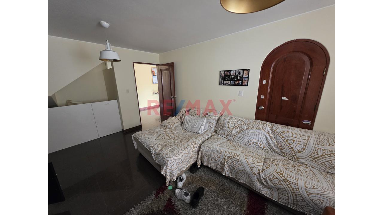 Amplia Casa Frente A Parque En Surco | Ideal Para Familias O Proyecto Inmobiliario — foto 7