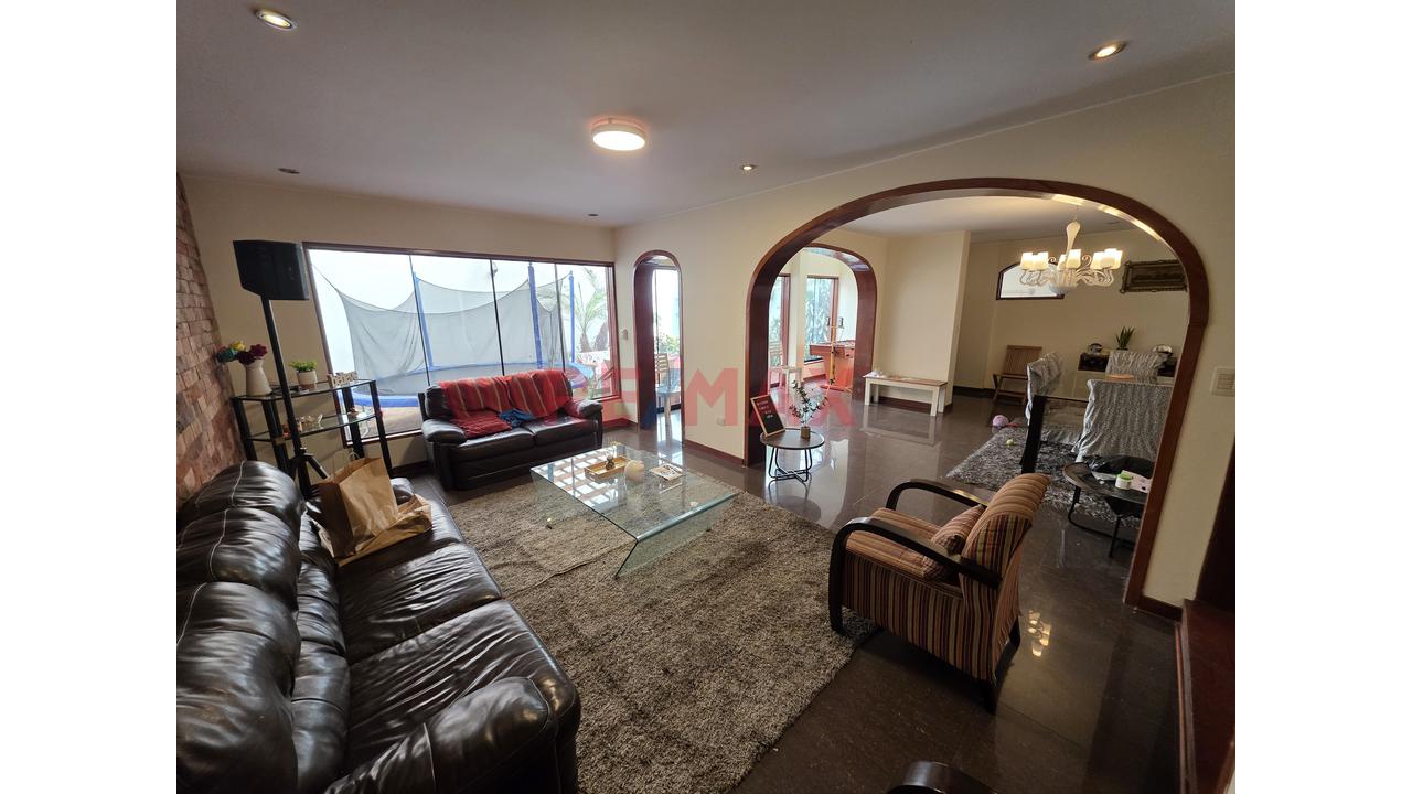 Amplia Casa Frente A Parque En Surco | Ideal Para Familias O Proyecto Inmobiliario — foto 10