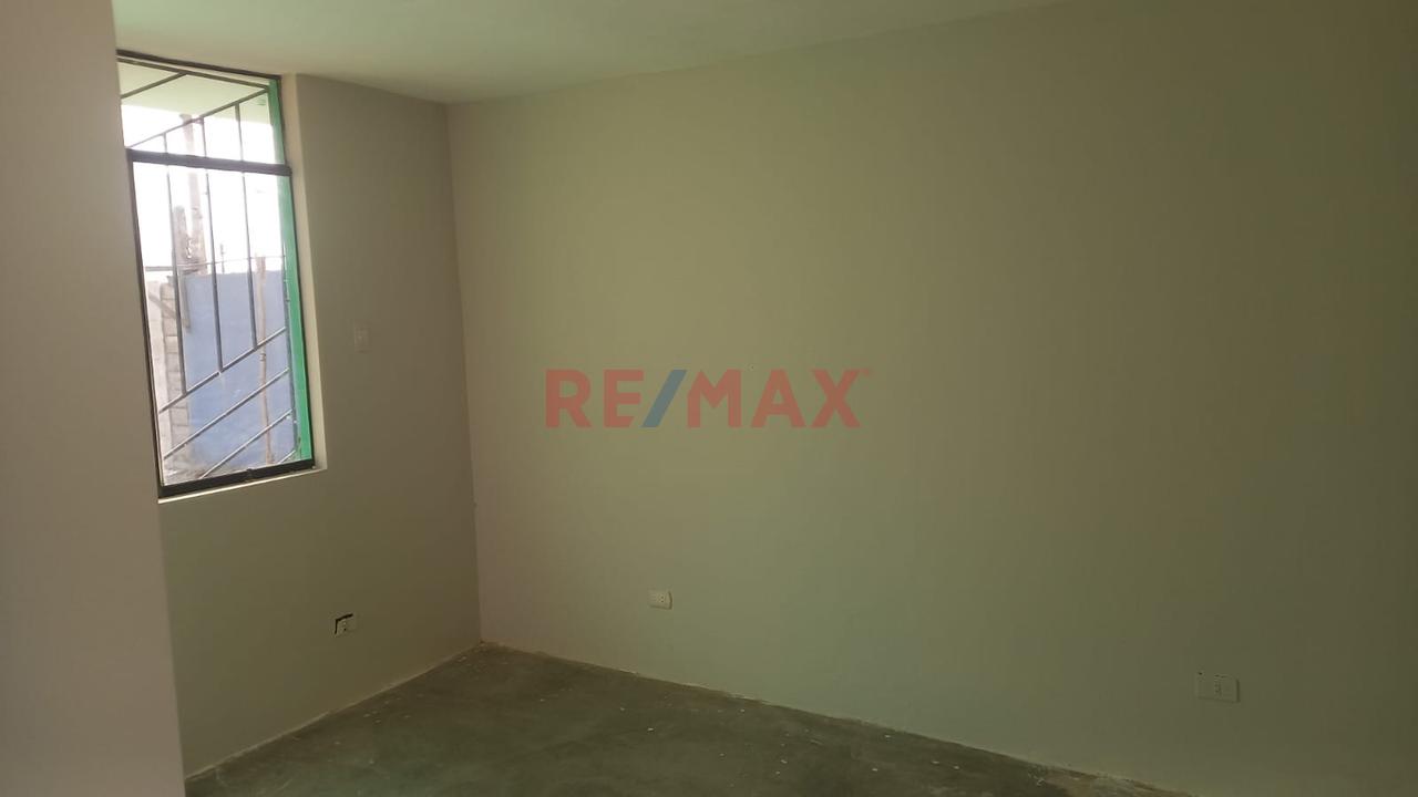 Venta Casa Como Terreno La Arboleda Santa Rosa - 2