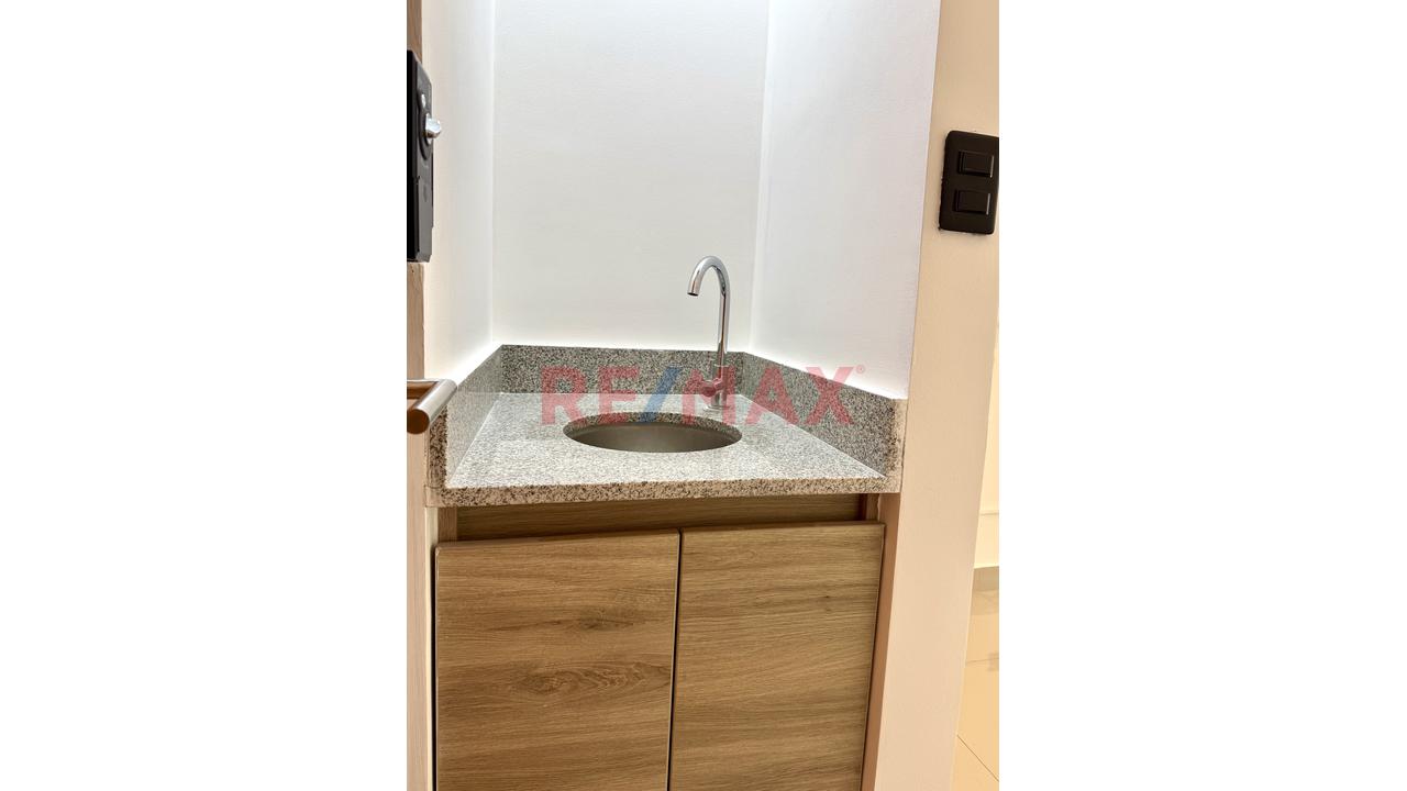 Oficina | Consultorio Médico, Piso 14, Vista Exterior En Edificio Smart Boutique, Magdalena - 6