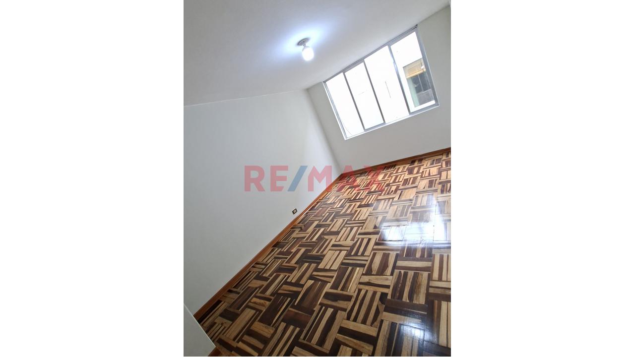 Se Vende Departamento En Excelente Ubicación Distrito Santiago De Surco — foto 10