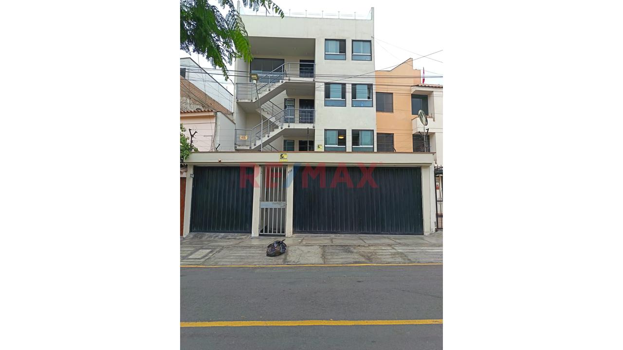 Vendo Departamento En La Urb. Jardines De Higuerata Surquillo — foto 7