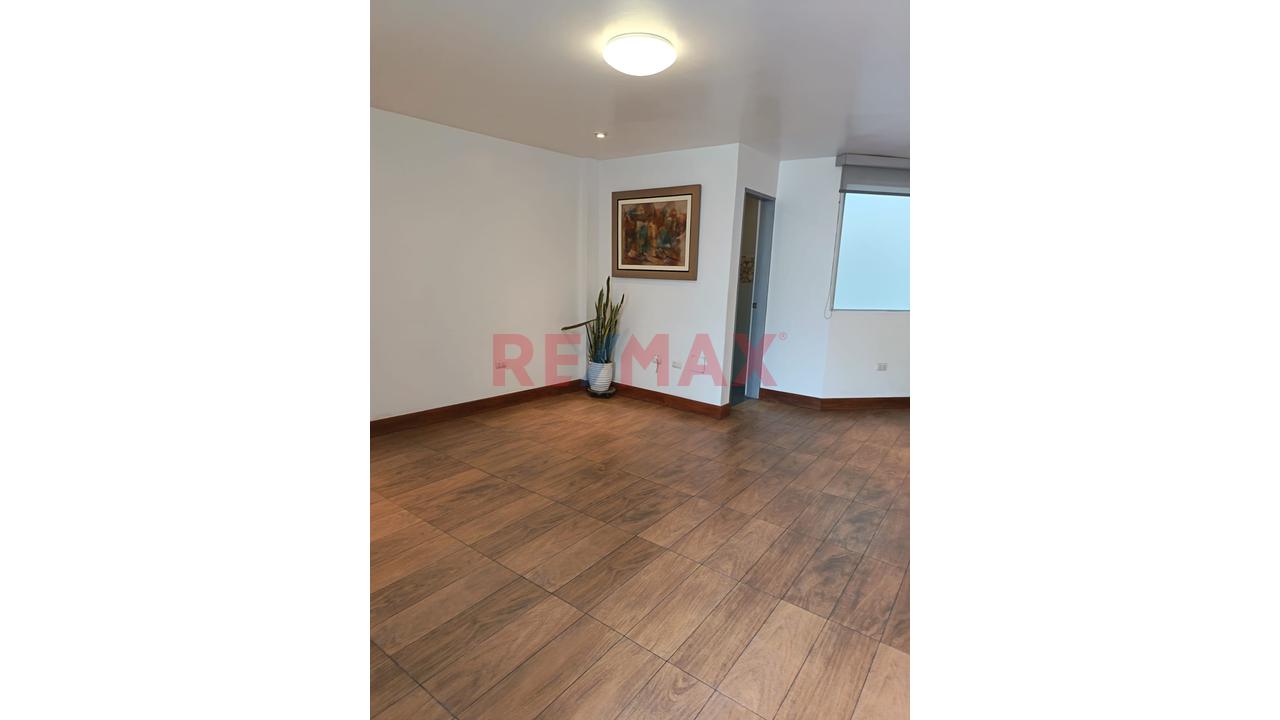 Vendo Departamento En La Urb. Jardines De Higuerata Surquillo — foto 9