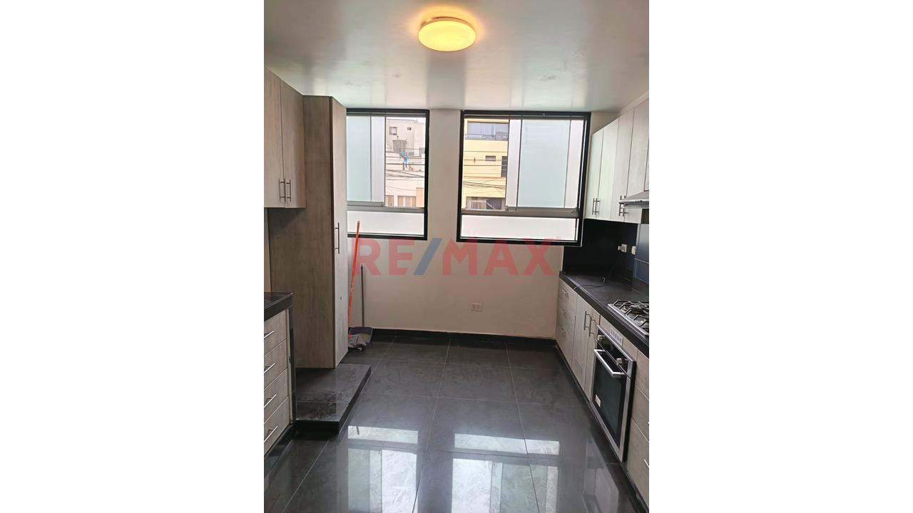 Vendo Departamento En La Urb. Jardines De Higuerata Surquillo — foto 11