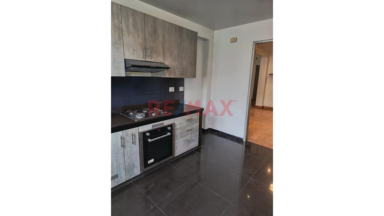 Vendo Departamento En La Urb. Jardines De Higuerata Surquillo — foto 12