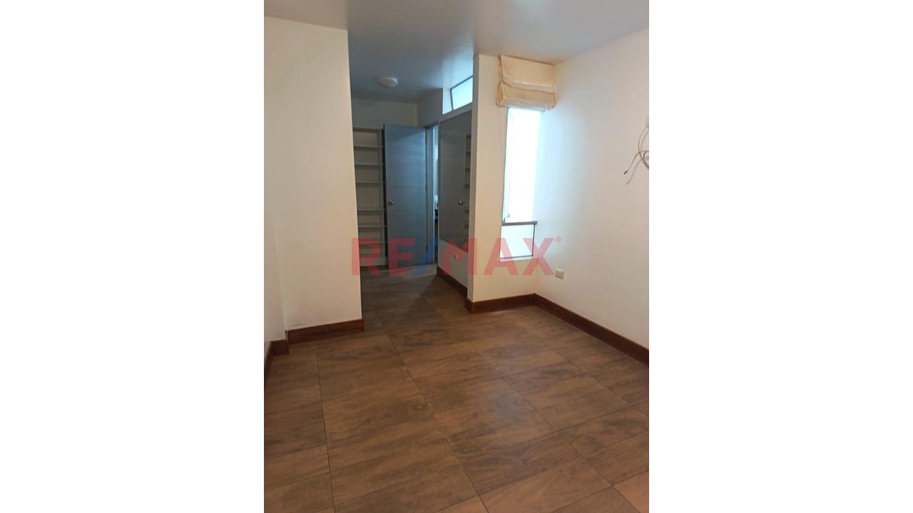 Vendo Departamento En La Urb. Jardines De Higuerata Surquillo — foto 4