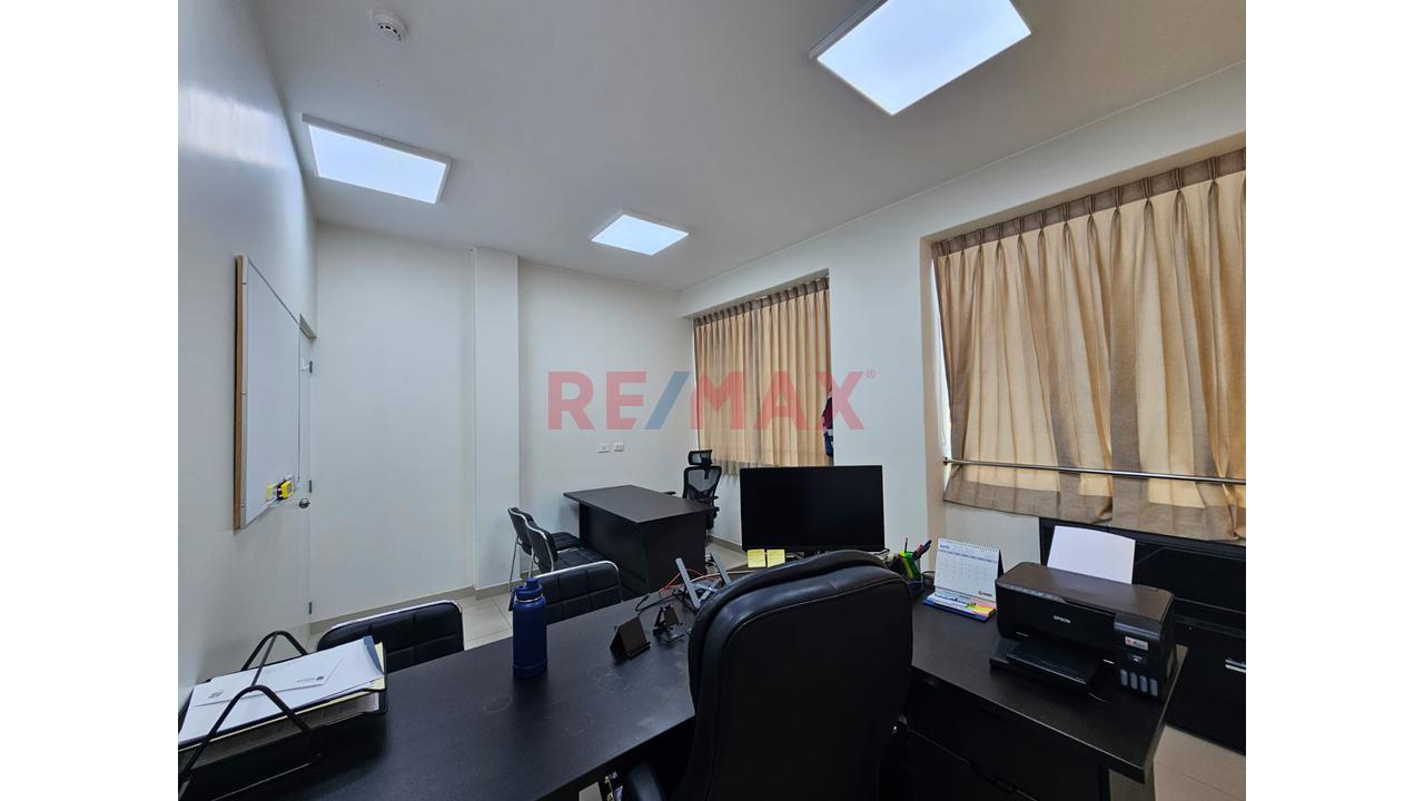 Alquiler De Oficinas En Av. Metropolitana - 5