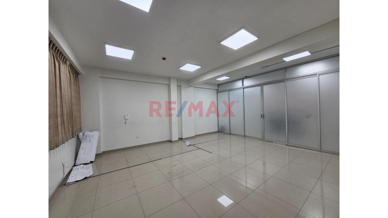 Alquiler De Oficinas En Av. Metropolitana - 5