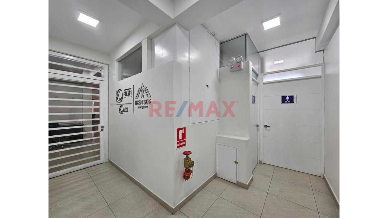 Alquiler De Oficinas En Av. Metropolitana - 7