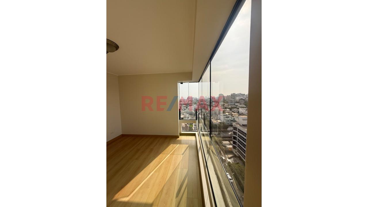 Vendo Amplio Departamento En San Isidro Frente Al Club El Golf - 11