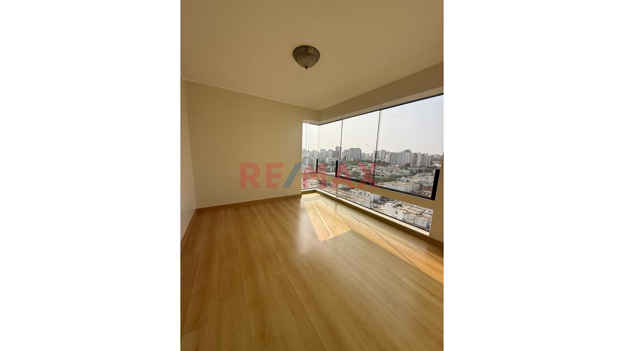 Vendo Amplio Departamento En San Isidro Frente Al Club El Golf - 12