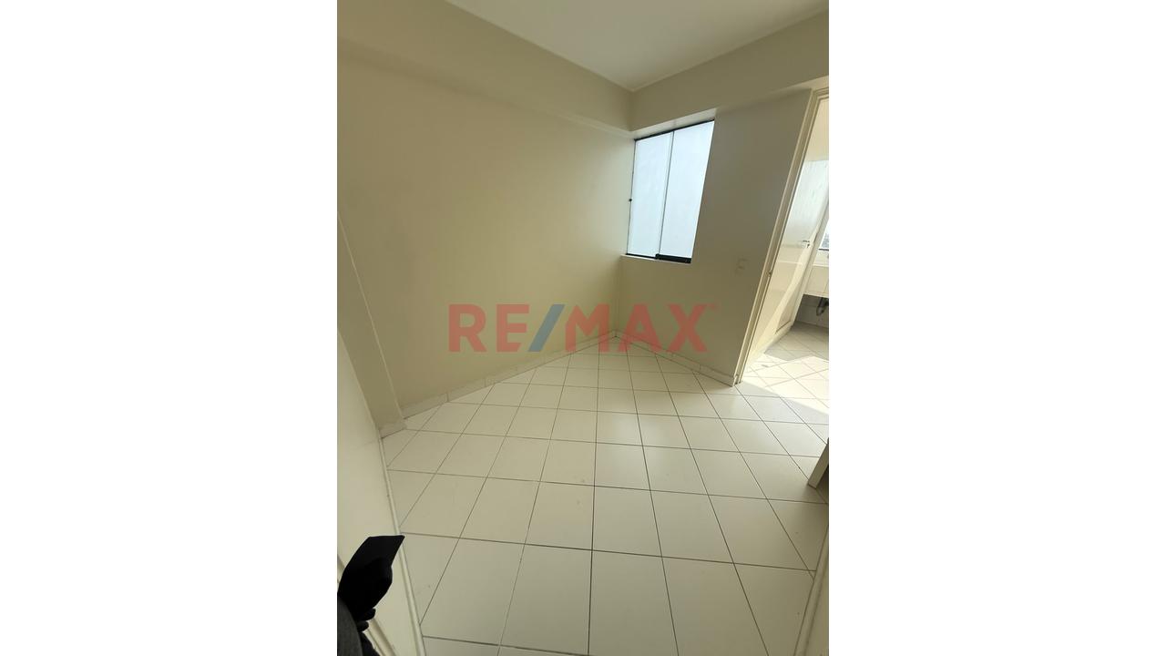 Vendo Amplio Departamento En San Isidro Frente Al Club El Golf - 16