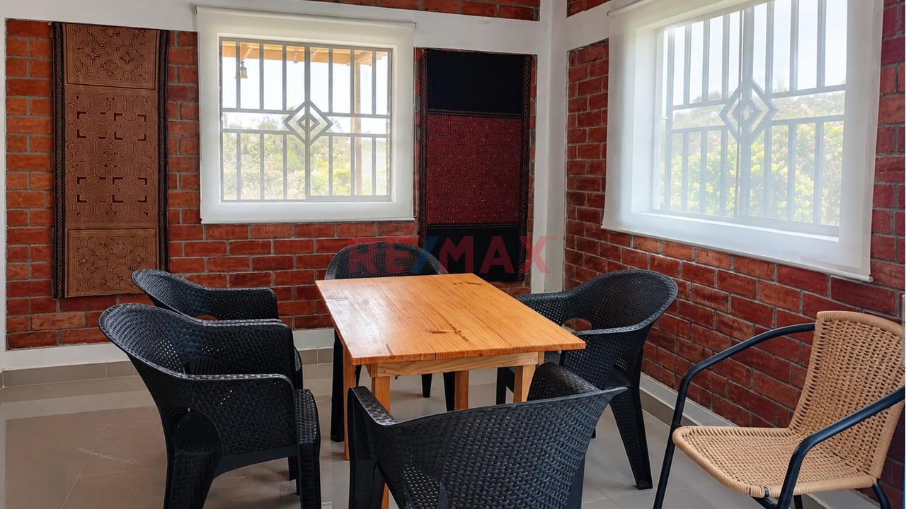 Hermoso Bungalow En Alquiler Con Piscina, Terraza Y Amplias Áreas Verdes - 6