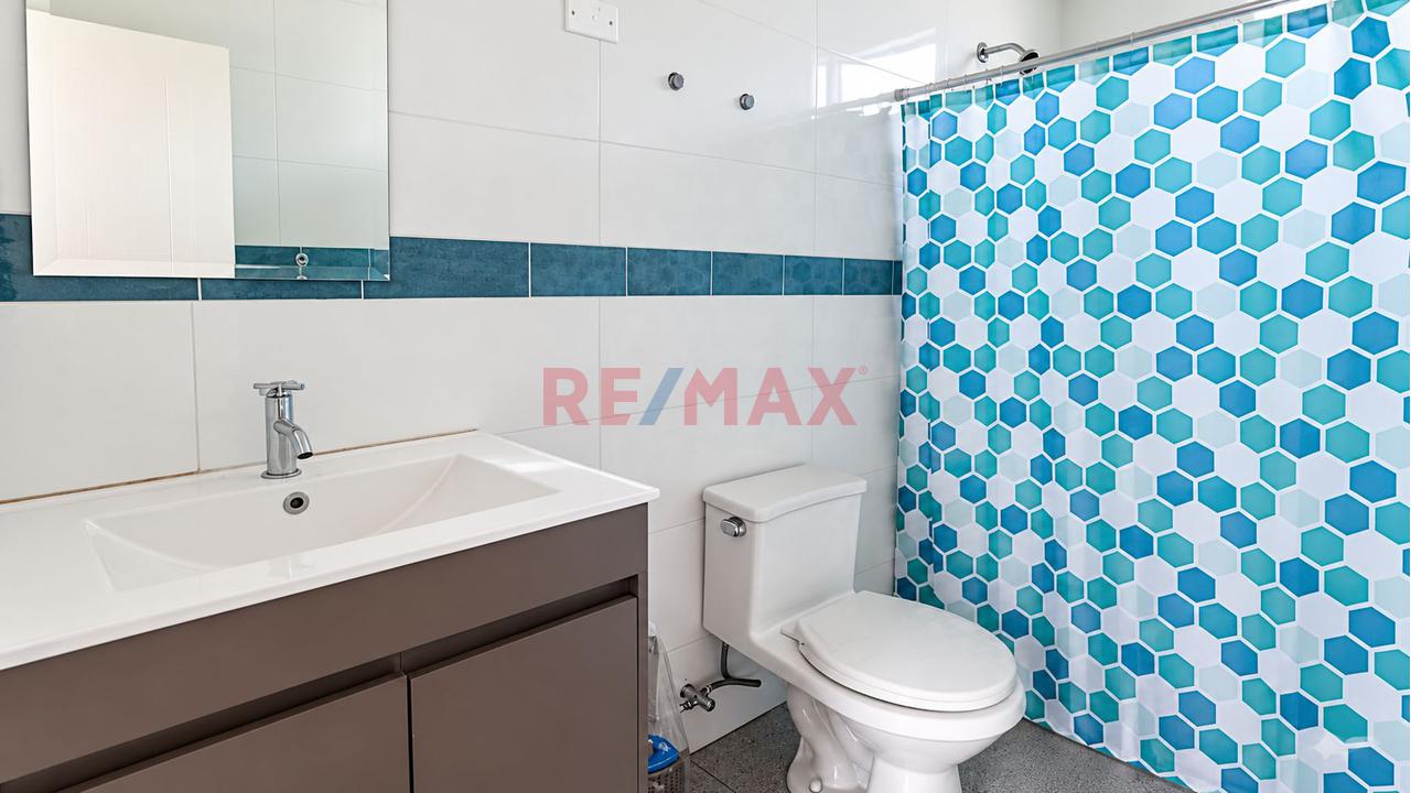 Hermoso Bungalow En Alquiler Con Piscina, Terraza Y Amplias Áreas Verdes - 11