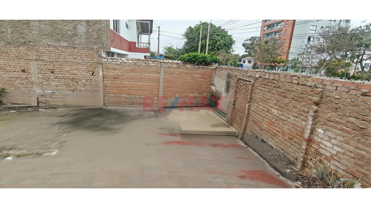 🏗️ Terreno De 265 M². 10.60 Ml De Frente  En Av. Ramón Castilla – Surco, Hasta 5 Pisos - 10