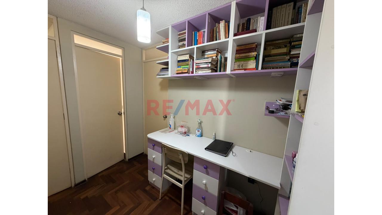 Vendo Y Amplio Departamento Con Balcón Y Estudio: Listo Para Mudarse En Chorrillos - 7