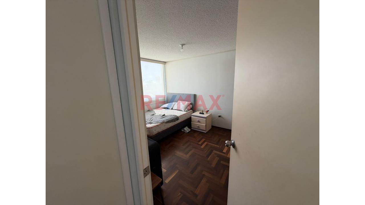 Vendo Y Amplio Departamento Con Balcón Y Estudio: Listo Para Mudarse En Chorrillos - 6