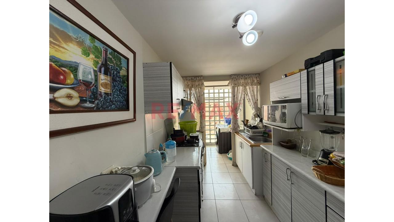 Vendo Y Amplio Departamento Con Balcón Y Estudio: Listo Para Mudarse En Chorrillos - 4