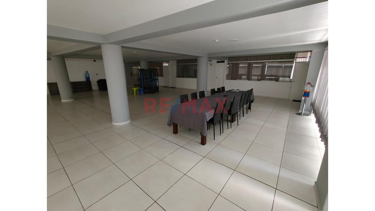🏬 Casa Semicomercial En Venta - 3