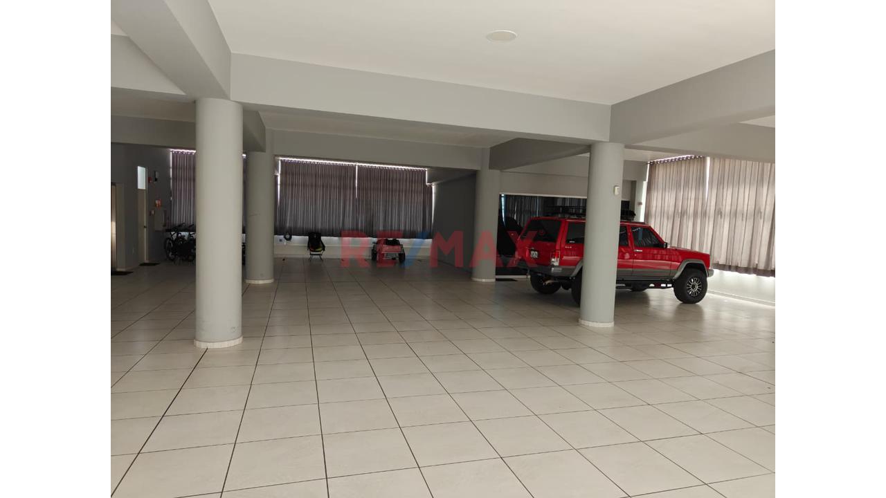 🏬 Casa Semicomercial En Venta - 5