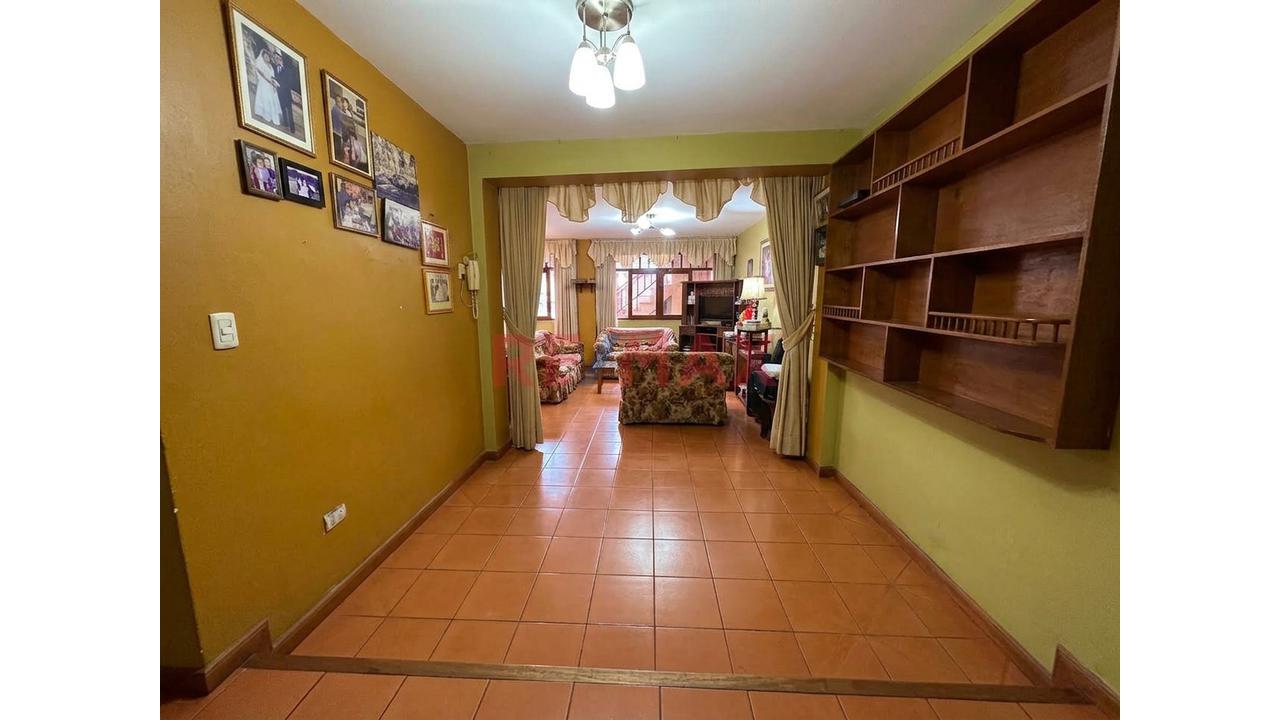 🏡 ¡Amplia Casa De 4 Pisos En Urb. Los Jazmines – Callao! - 4