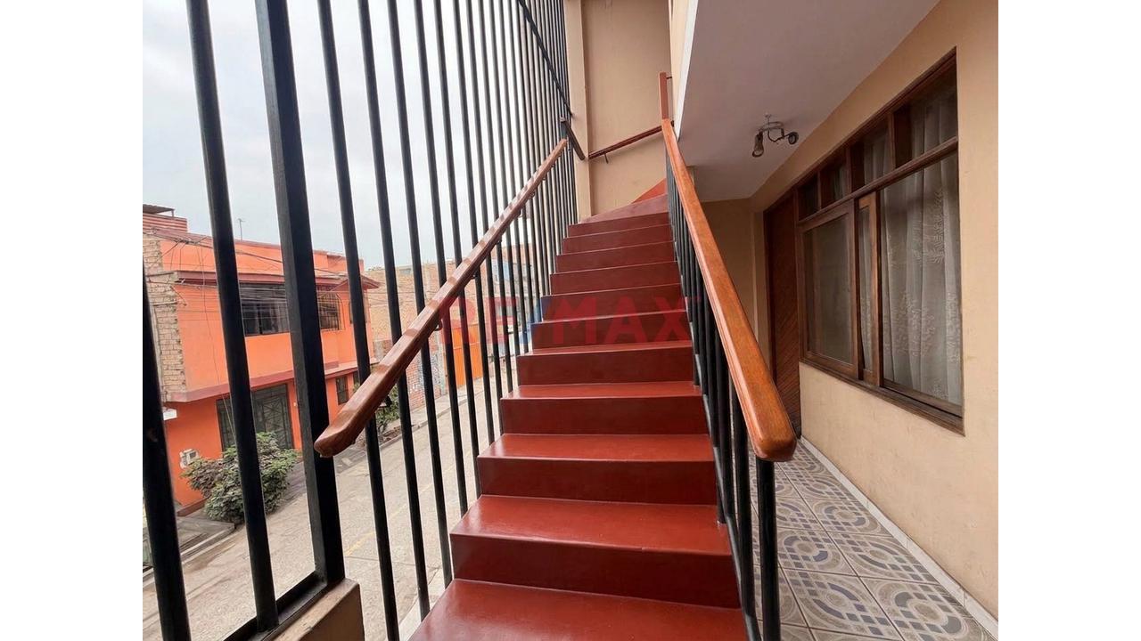 🏡 ¡Amplia Casa De 4 Pisos En Urb. Los Jazmines – Callao! - 10