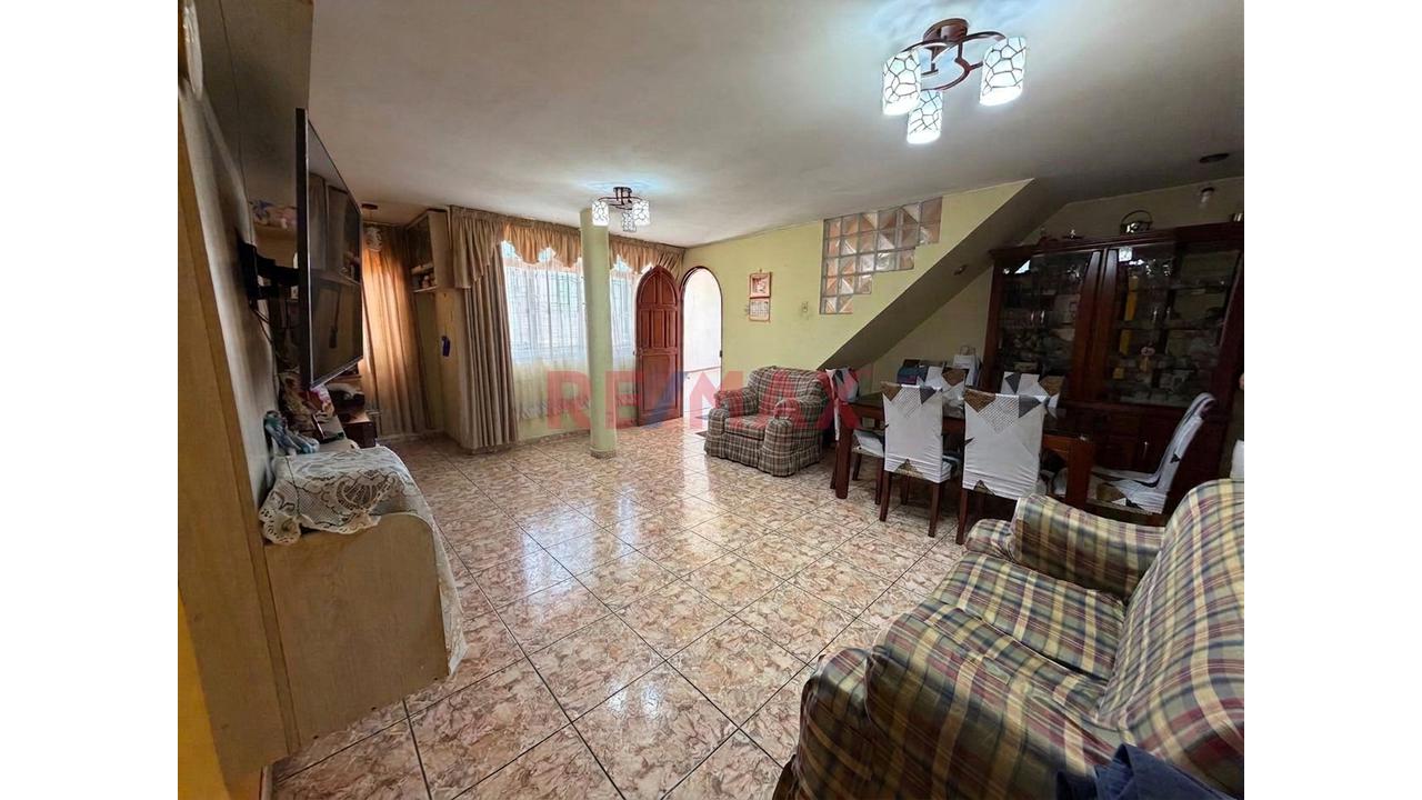 🏡 ¡Amplia Casa De 4 Pisos En Urb. Los Jazmines – Callao! - 18