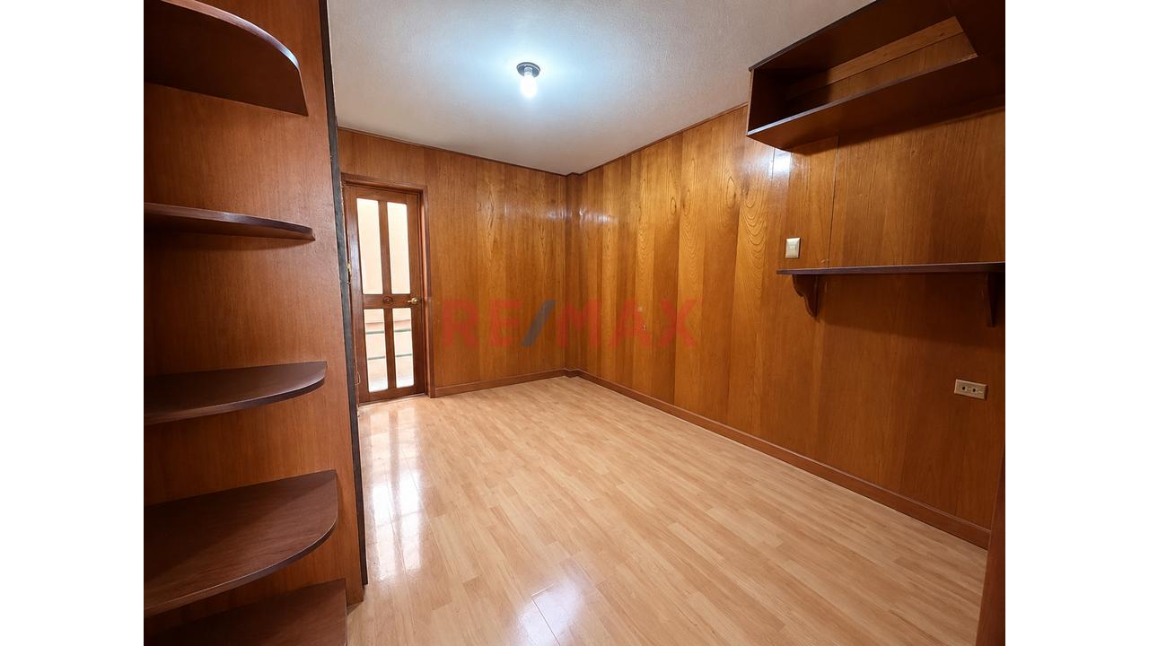 🏡 ¡Amplia Casa De 4 Pisos En Urb. Los Jazmines – Callao! - 14