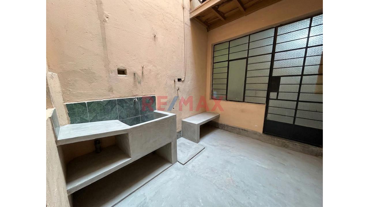 🏡 ¡Amplia Casa De 4 Pisos En Urb. Los Jazmines – Callao! - 6