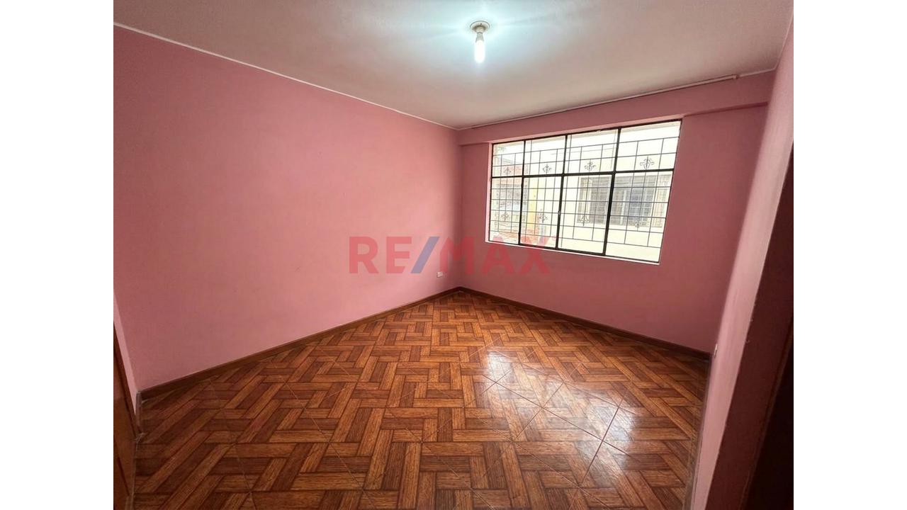🏡 ¡Amplia Casa De 4 Pisos En Urb. Los Jazmines – Callao! - 9