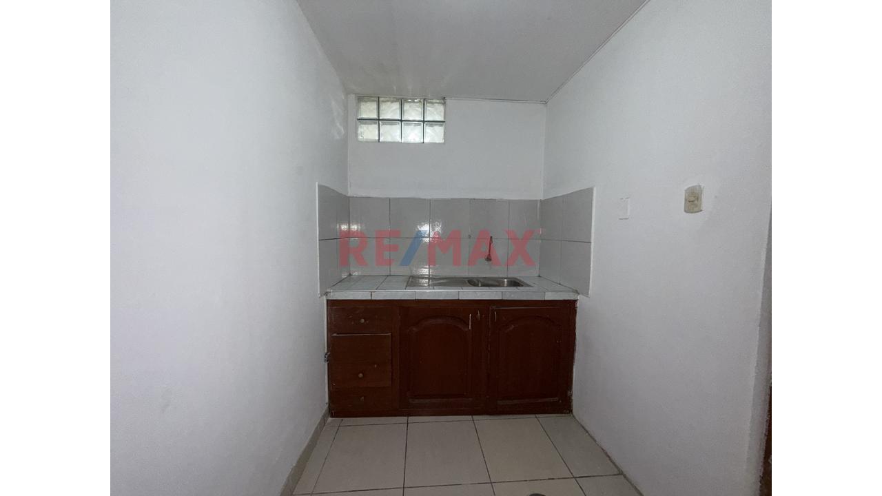 Venta De Local 97.83 M² Con Portón – Av. Condorcanqui 1575 , La Esperanza - 4