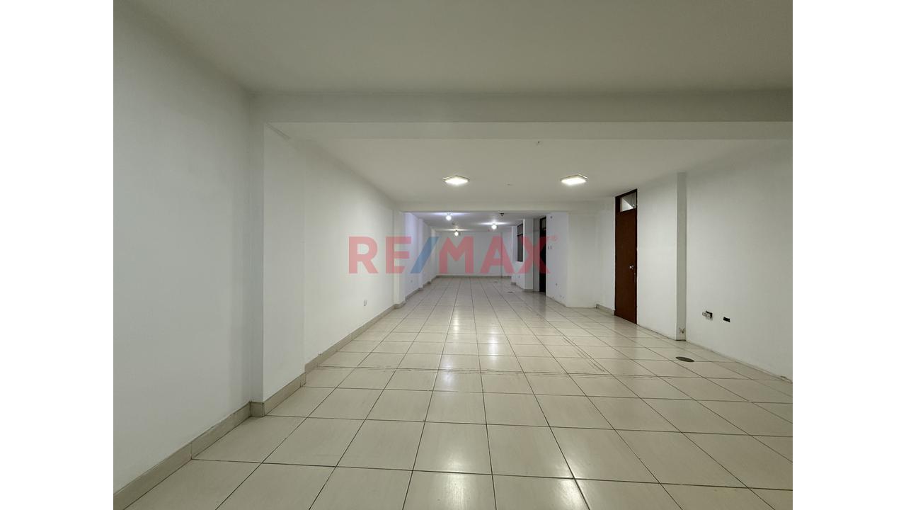 Venta De Local 97.83 M² Con Portón – Av. Condorcanqui 1575 , La Esperanza - 1