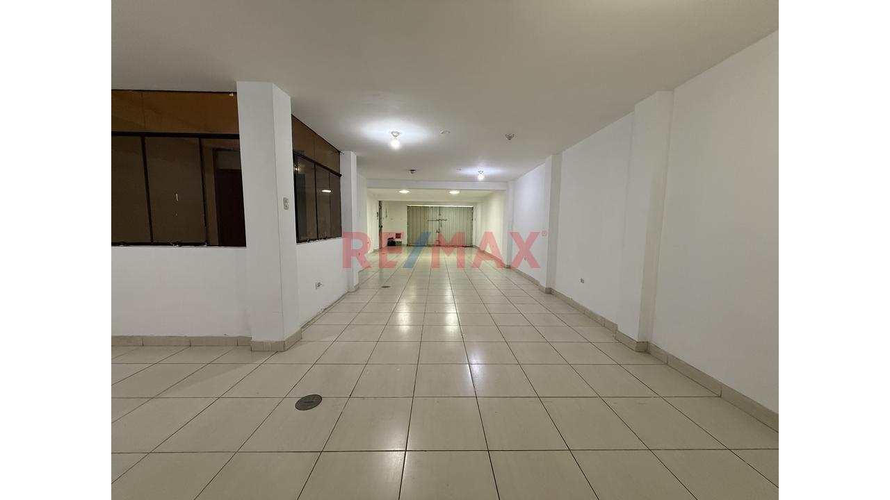Venta De Local 97.83 M² Con Portón – Av. Condorcanqui 1575 , La Esperanza - 2