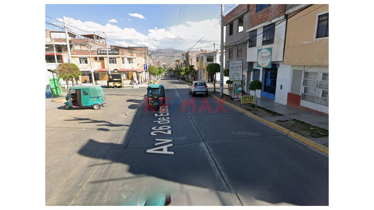 🏢 Casa En Venta – Av. 26 De Enero Cdra. 5