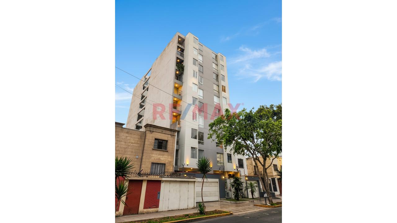 Se Vende Excelente Departamento En Jesus Maria Piso 10, Tiene 85.70 M2 + Aires Por 85.70 Inscritos En Sunarp, 3 Dorm - Doble Cochera Lineal — foto 2