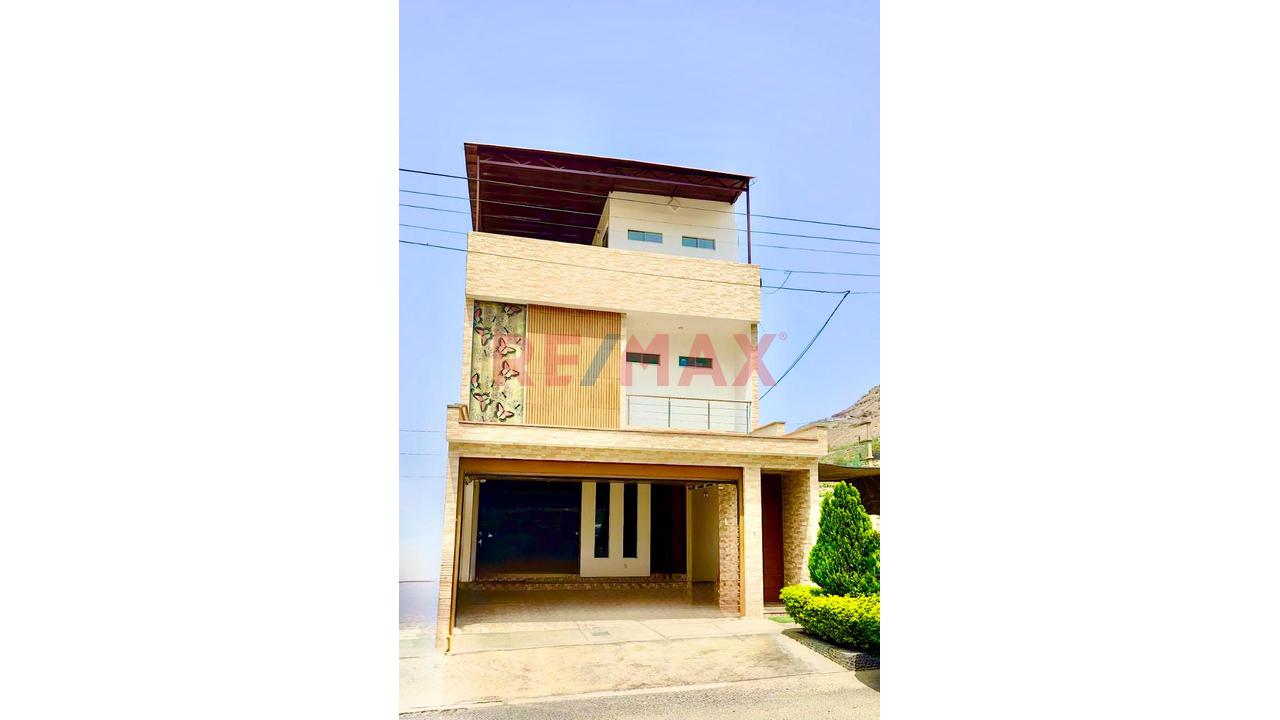 Casa En Venta Con Piscina En Mirasol De Huampani - 2