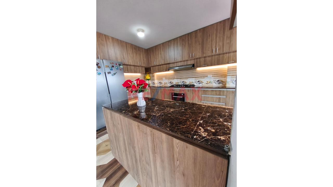 Casa En Venta Con Piscina En Mirasol De Huampani - 4